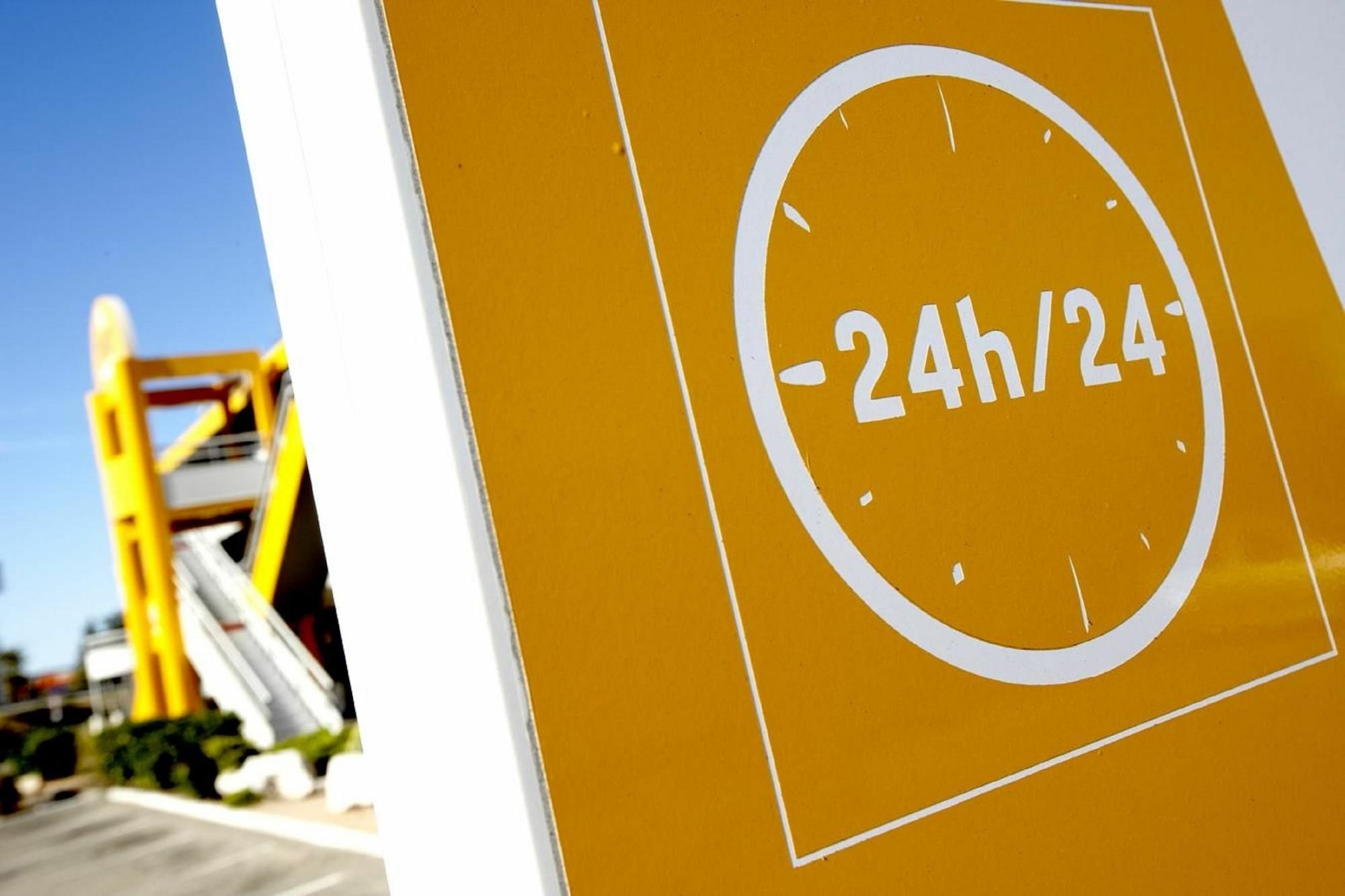 Premiere Classe Aeroport Marseille Βιτρόλ Εξωτερικό φωτογραφία